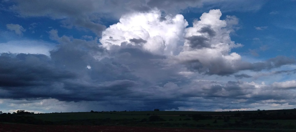 Nuvens de tempestade severa